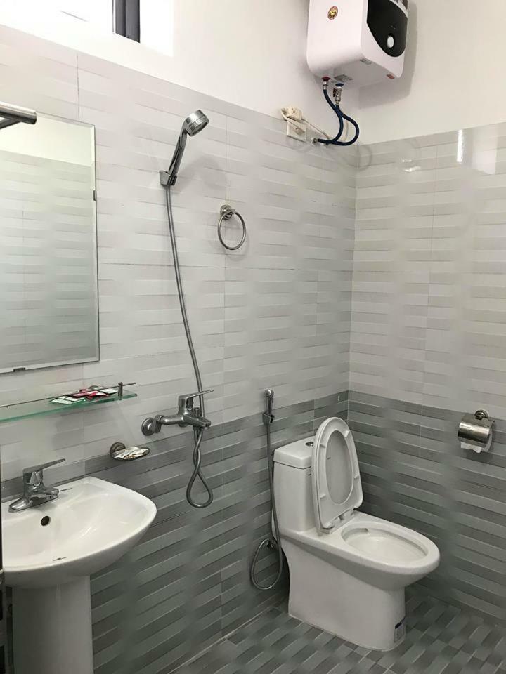 Nha Nghi Manh Binh Bed & Breakfast Хайфонг Екстериор снимка